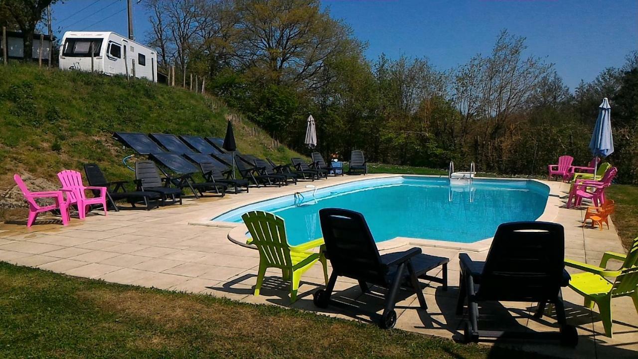 Camping Du Puy Rond Бресюир Экстерьер фото